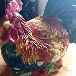 Decorative Rooster Figurine in Multicolor - Home Art